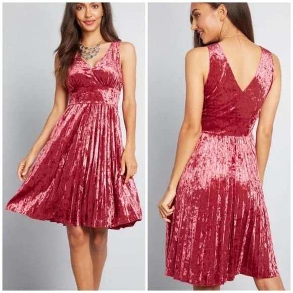 3/$30! Modcloth Splendorous Spree Pink Crushed Velvet Pleated Dress - Picture 1 of 12